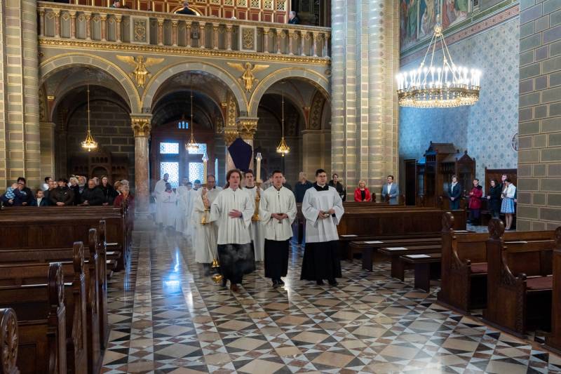 2024_03_28_olajszentelesi szentmise_17.jpg